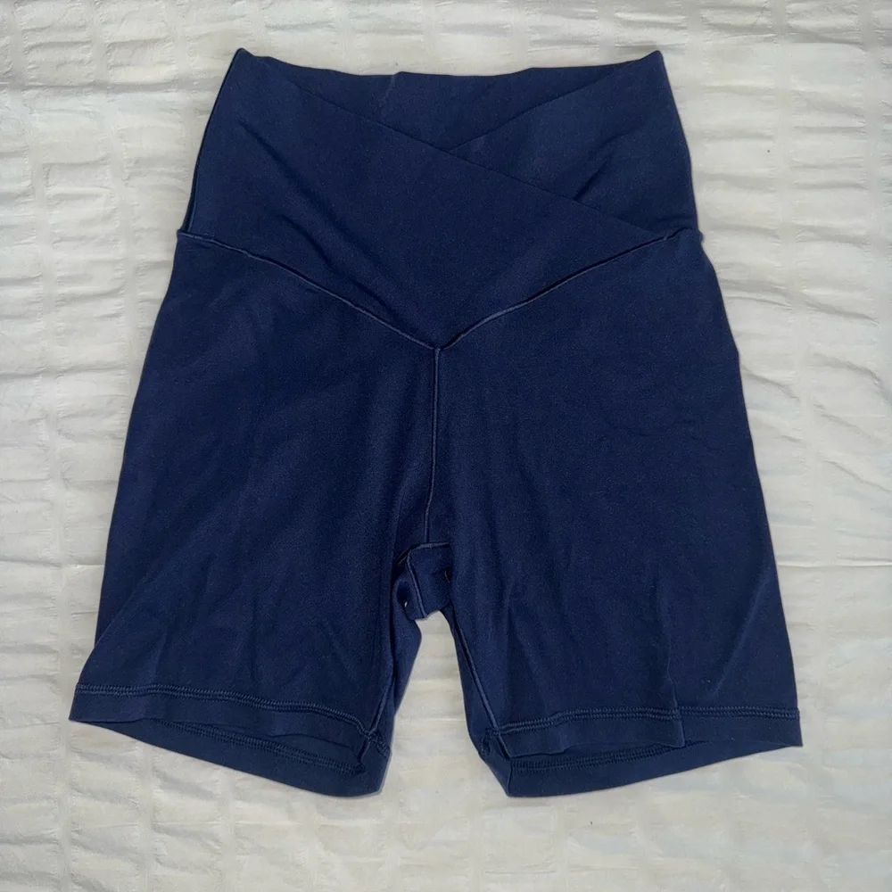 Offline Aerie Navy Biker Shorts - Picture 2 of 3